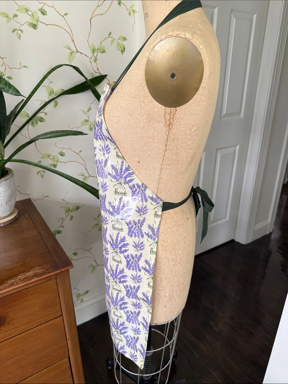 Harrods Knightsbridge Lavender Botanical Print Vinyl Cooking Craft Garden Apron